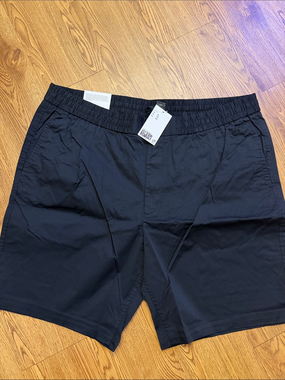 H&M Men's Black Regular Fit Mid Length Shorts